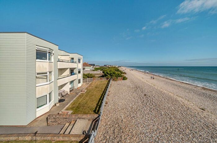2 Bedroom Flat For Sale In Seafields, Bracklesham Bay, PO20