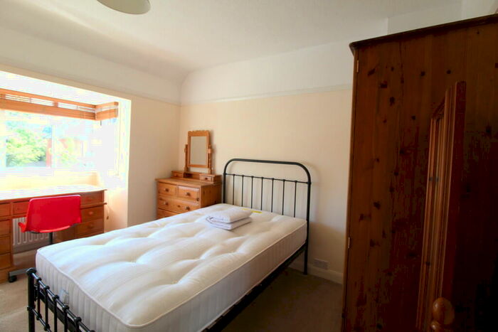 6 Bedroom Semi-Detached House To Rent In Cherry Tree Avenue, Guildford, GU2