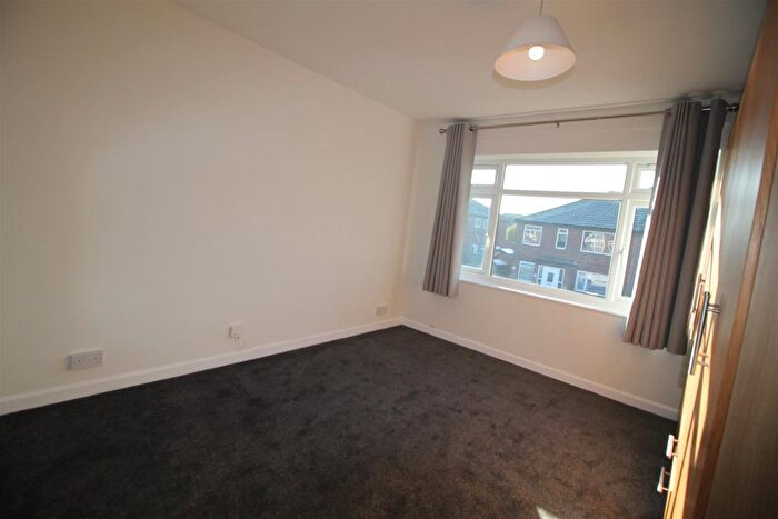 2 Bedroom Maisonette To Rent In Keats Close, Hayes, Middlesex, UB4