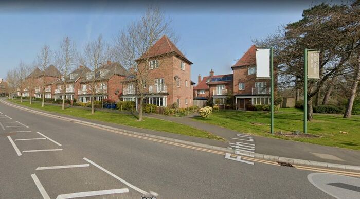 4 Bedroom House To Rent In Inglis Way, Mill Hill, NW7