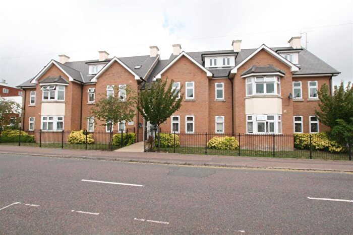 3 Bedroom Apartment To Rent In Alma Road, Winton, BH9