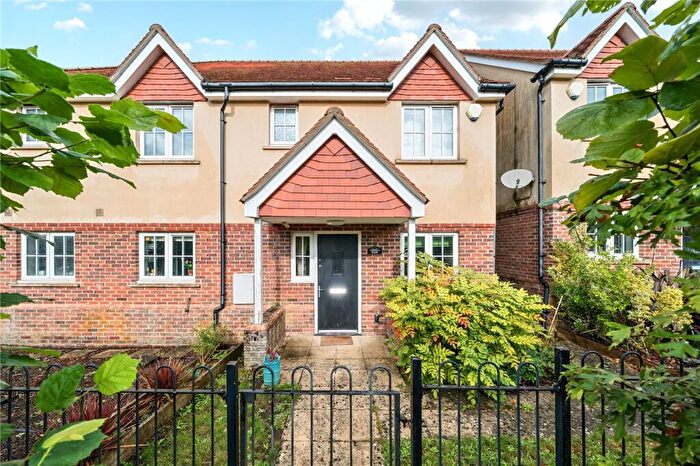 3 Bedroom Semi-Detached House For Sale In Oxford Road, Chieveley, Newbury, Berkshire, RG20