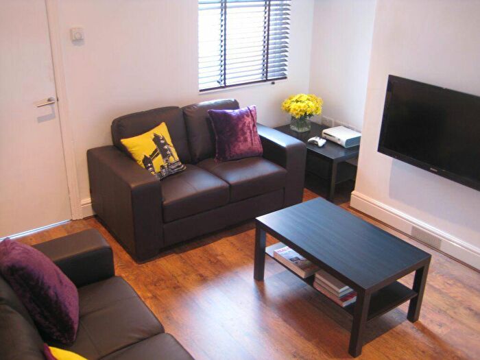 3 Bedroom House To Rent In Pybus Street, DE22