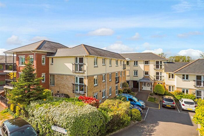 2 Bedroom Flat For Sale In Old Winton Road, Andover, SP10