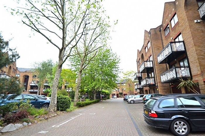 4 Bedroom Flat For Sale In Goodhart Place, London, E14