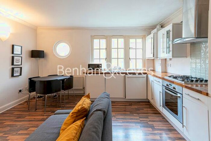 2 Bedroom Flat To Rent In Tavistock Place, Bloomsbury, WC1H
