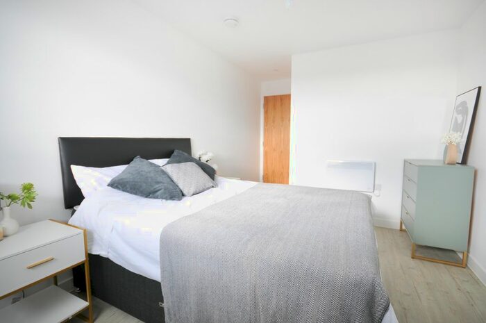 2 Bedroom Flat To Rent In Furness Quay, Salford, M50