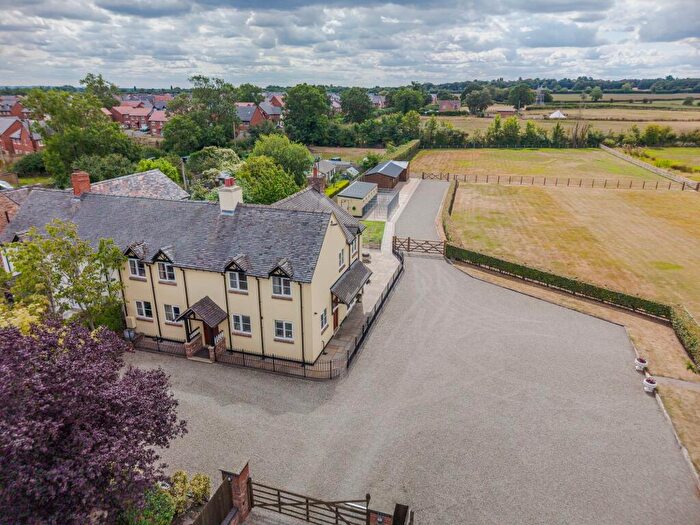 4 Bedroom Semi-Detached House For Sale In Cross Lane, Henhull, CW5
