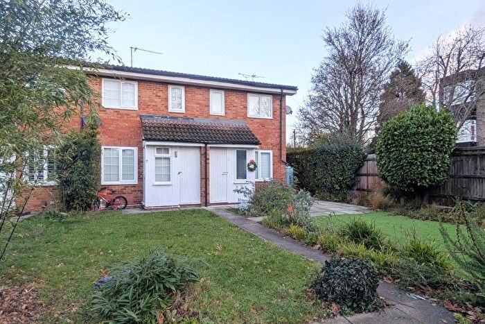 1 Bedroom Terraced House To Rent In Woking, Surrey, GU22