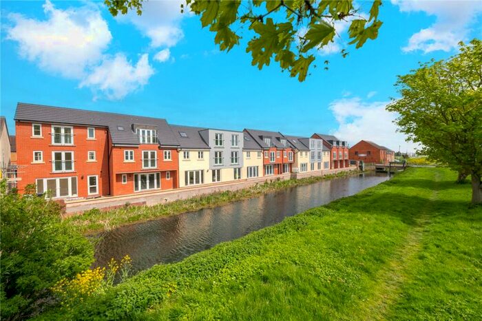 3 Bedroom Town House For Sale In Eastgate, Bourne, Lincolnshire, PE10