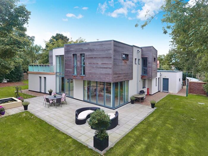 4 Bedroom Detached House For Sale In Orchard Drive, Caythorpe, Grantham, NG32