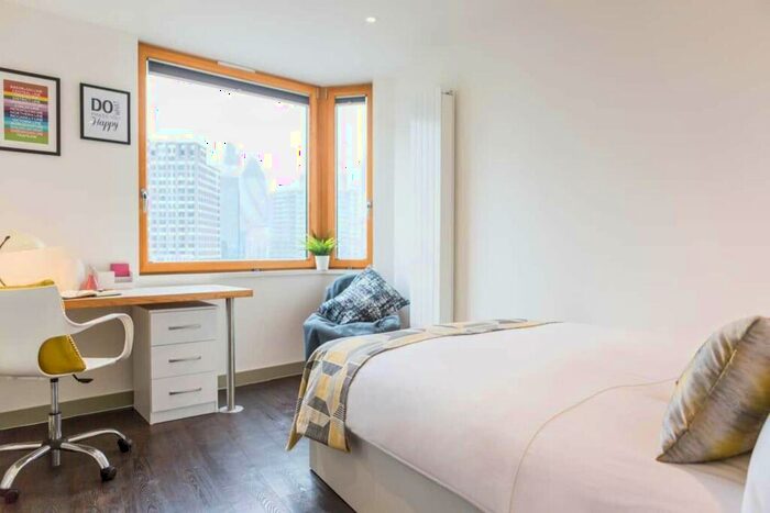 Studio To Rent In Education Square, E1