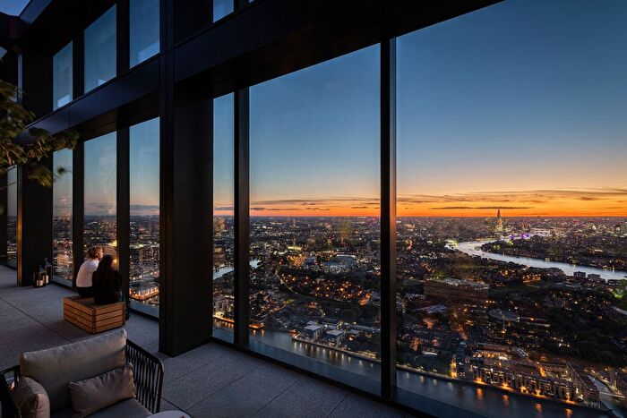 3 Bedroom Flat To Rent In Landmark Pinnacle, London, E14