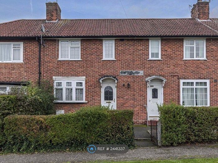 3 Bedroom Terraced House To Rent In Greatdown Road, London, W7