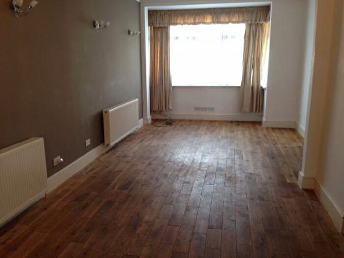 4 Bedroom Terraced House To Rent In Staines Road, Ilford, Essex, IG1