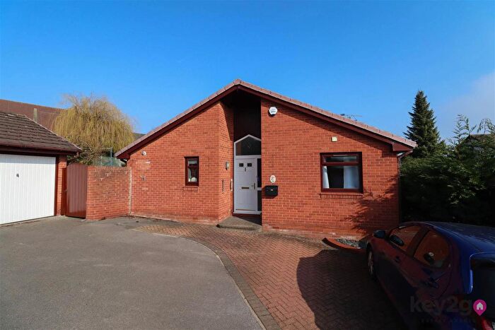 3 Bedroom Detached Bungalow For Sale In Grassington Drive, Sheffield, S12