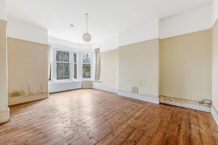 4 Bedroom Detached House For Sale In Spencer Road, Chiswick, London, W4