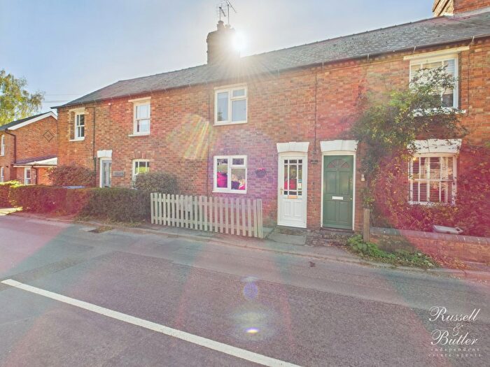 2 Bedroom Cottage For Sale In Church Street, Little Horwood, MK17