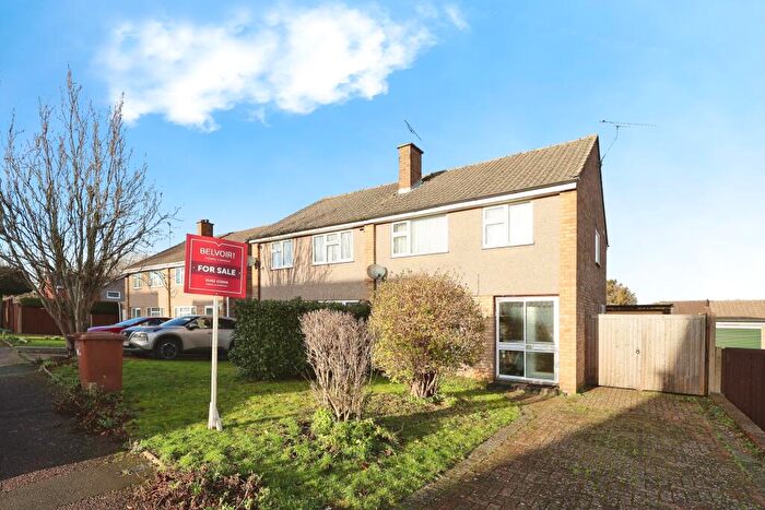 3 Bedroom Semi Detached House For Sale In Westwood Ave, Hitchin, SG4