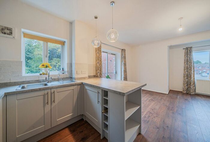 1 Bedroom Flat For Sale In Attwood Close, Cheltenham, Gloucestershire, GL51