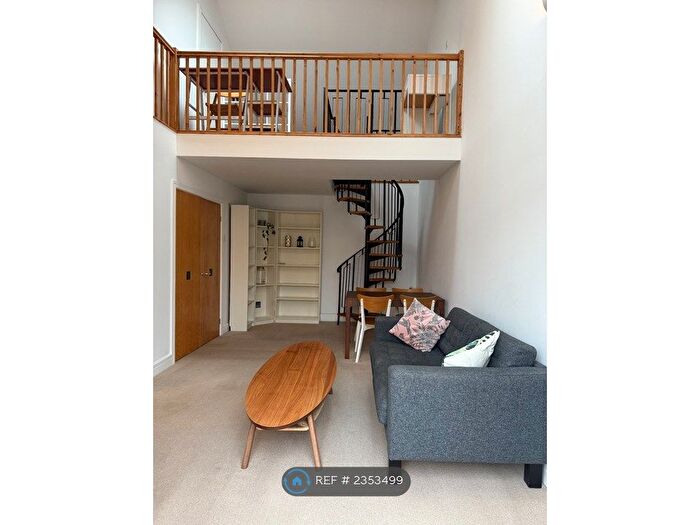 2 Bedroom Flat To Rent In Equity Square, London, E2