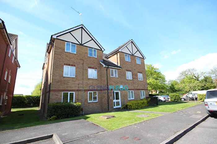 1 Bedroom Flat For Sale In Bridgewater Court, Langley, SL3