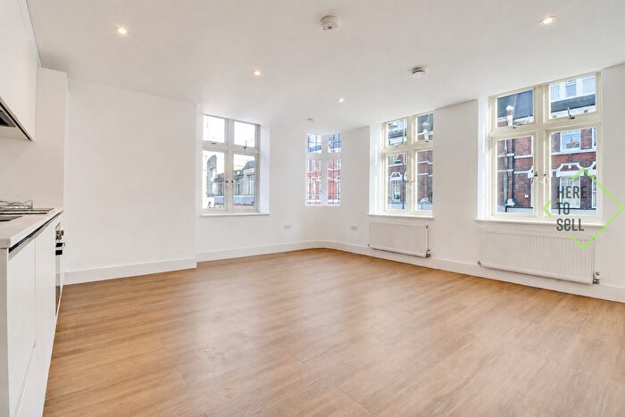2 Bedroom Flat To Rent In Burleigh Way, Enfield Town, EN2