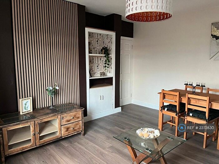 2 Bedroom Flat To Rent In Burnbank Street, Coatbridge, ML5