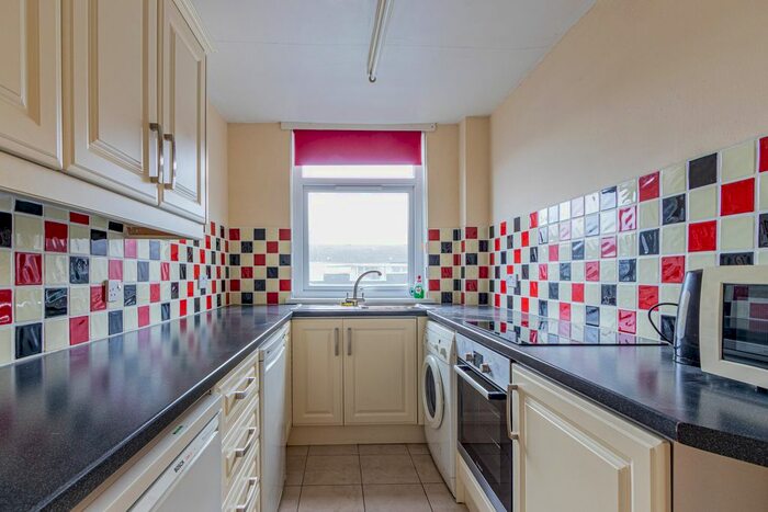 2 Bedroom Flat To Rent In Gainsborough Court, Bridge Street, Cogan, CF64