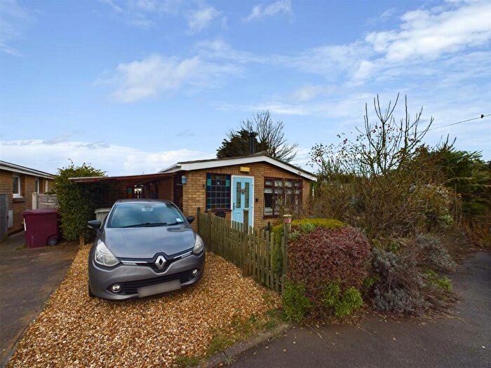 2 Bedroom Detached House For Sale In The Court, Anderby Creek, Skegness, PE24