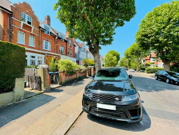 2 Bedroom Flat To Rent In Dartmouth Road, London, NW2