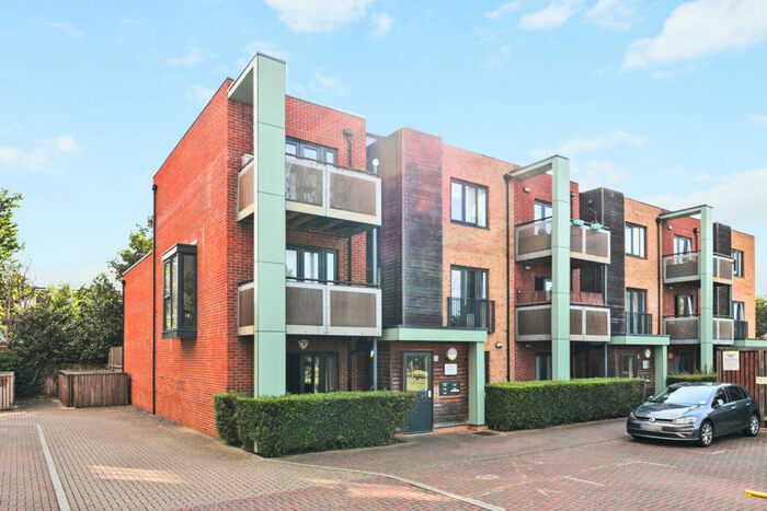 1 Bedroom Apartment To Rent In Juliet House, Aventine Avenue, Mitcham, CR4