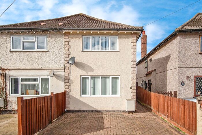 3 Bedroom Semi-detached House For Sale In Reading Road, Ipswich, IP4