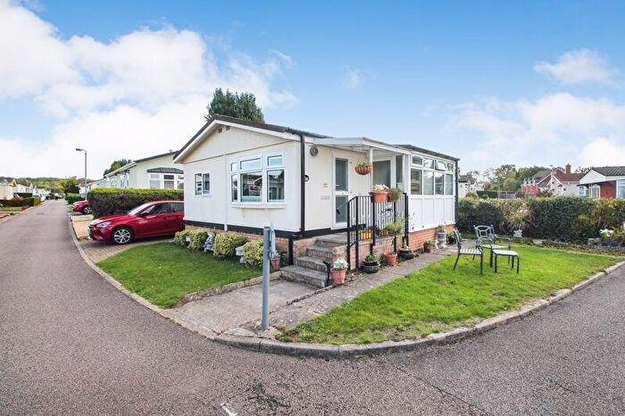 1 Bedroom Park Home For Sale In Silver Birch Avenue, Wilstead, MK45