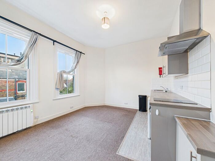 Studio To Rent In Cowper Road, Worthing, BN11