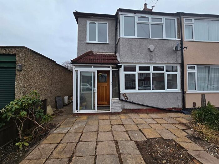 3 Bedroom Property To Rent In Somerset Road, Enfield, EN3