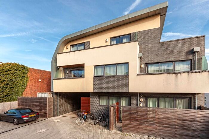 1 Bedroom Apartment To Rent In Lime Walk, Headington, OX3