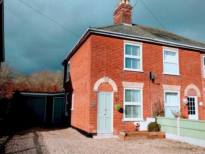 3 Bedroom Semi-Detached House For Sale In Lowestoft Road, Worlingham, Beccles, NR34