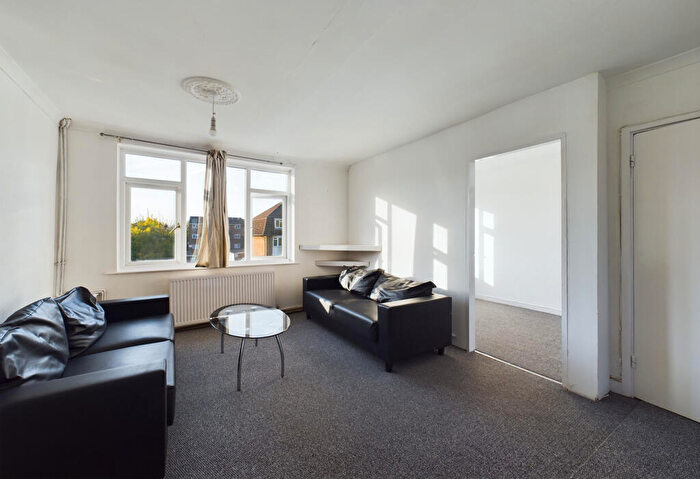 4 Bedroom Apartment To Rent In A North Parade, Chessington, Surrey, KT9