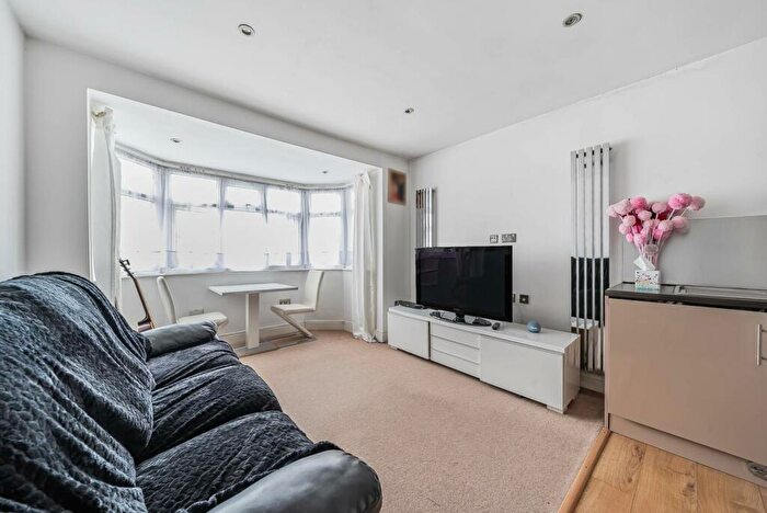1 Bedroom Flat For Sale In Cannon Lane, Pinner, HA5