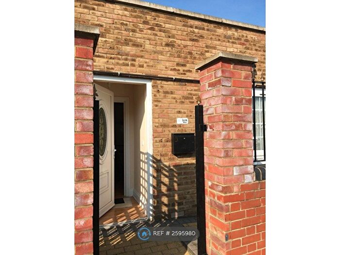 2 Bedroom Maisonette To Rent In Nash Way, London, HA3