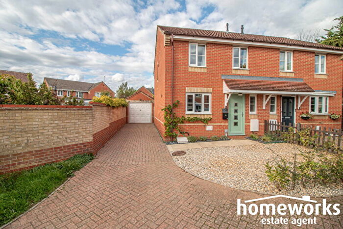3 Bedroom Semi-Detached House For Sale In Macarthur Drive, Dereham, NR19