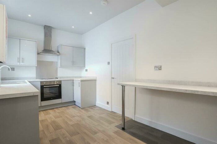 2 Bedroom End Of Terrace House To Rent In Fairfield Avenue, Rossendale, BB4