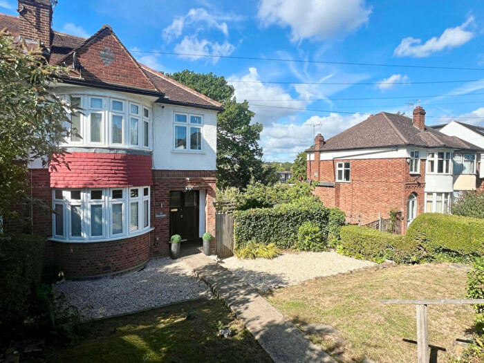 3 Bedroom Semi Detached House For Sale In Brookside South, Barnet, London, EN4