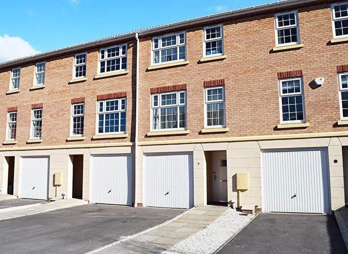 3 Bedroom Town House To Rent In Caspian Drive, Derby, Derbyshire, DE24