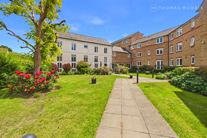 2 Bedroom Apartment For Sale In Church Street, St. Neots, Cambridgeshire, PE19