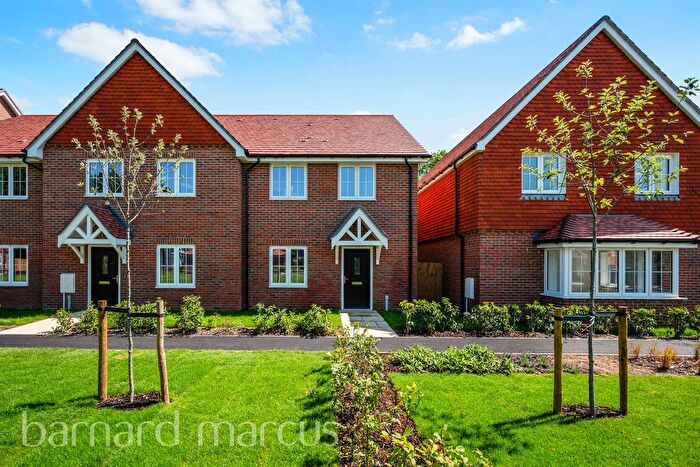 3 Bedroom End Of Terrace House For Sale In Burstow Grove, Horley, RH6