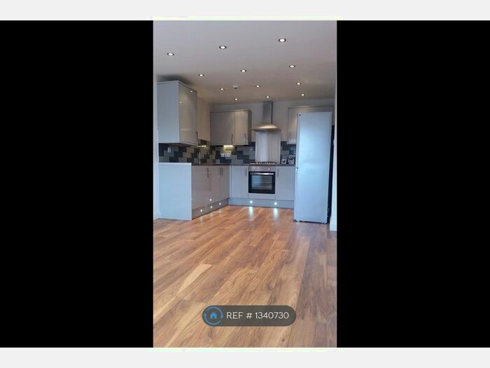 2 Bedroom Flat To Rent In Ashley House - Grosvenor Road, Bristol, BS2