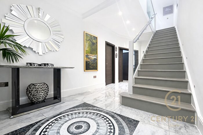 7 Bedroom Semi Detached House To Rent In Malden Road, New Malden, KT3