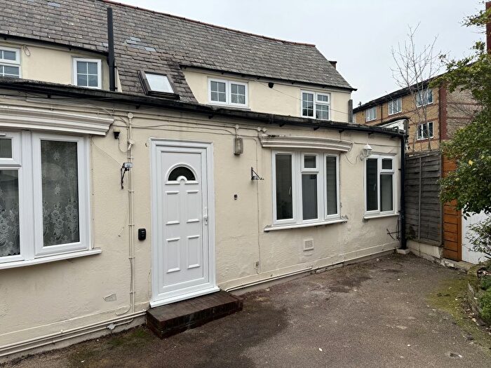 1 Bedroom Flat For Sale In High Street, Thornton Heath, CR7